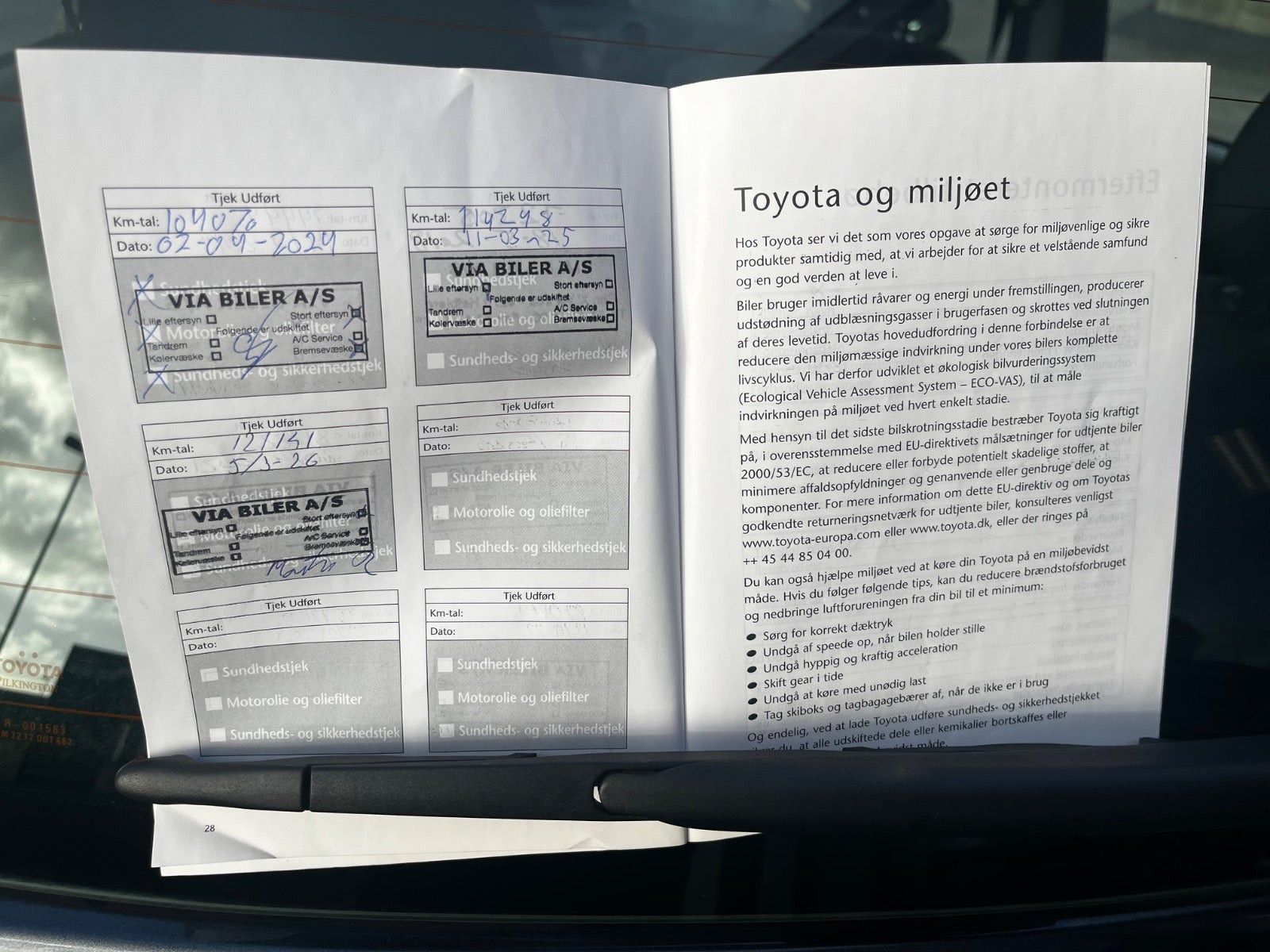 Grå Toyota Yaris fra 2005