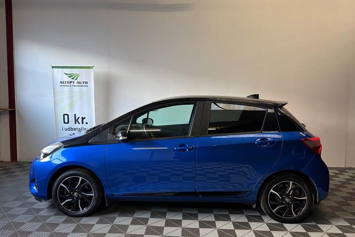 Sort Toyota Yaris fra 2018