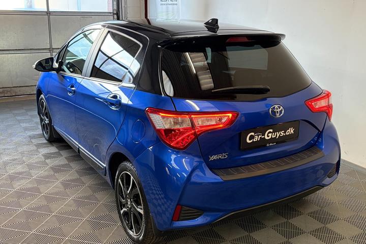 Sort Toyota Yaris fra 2018