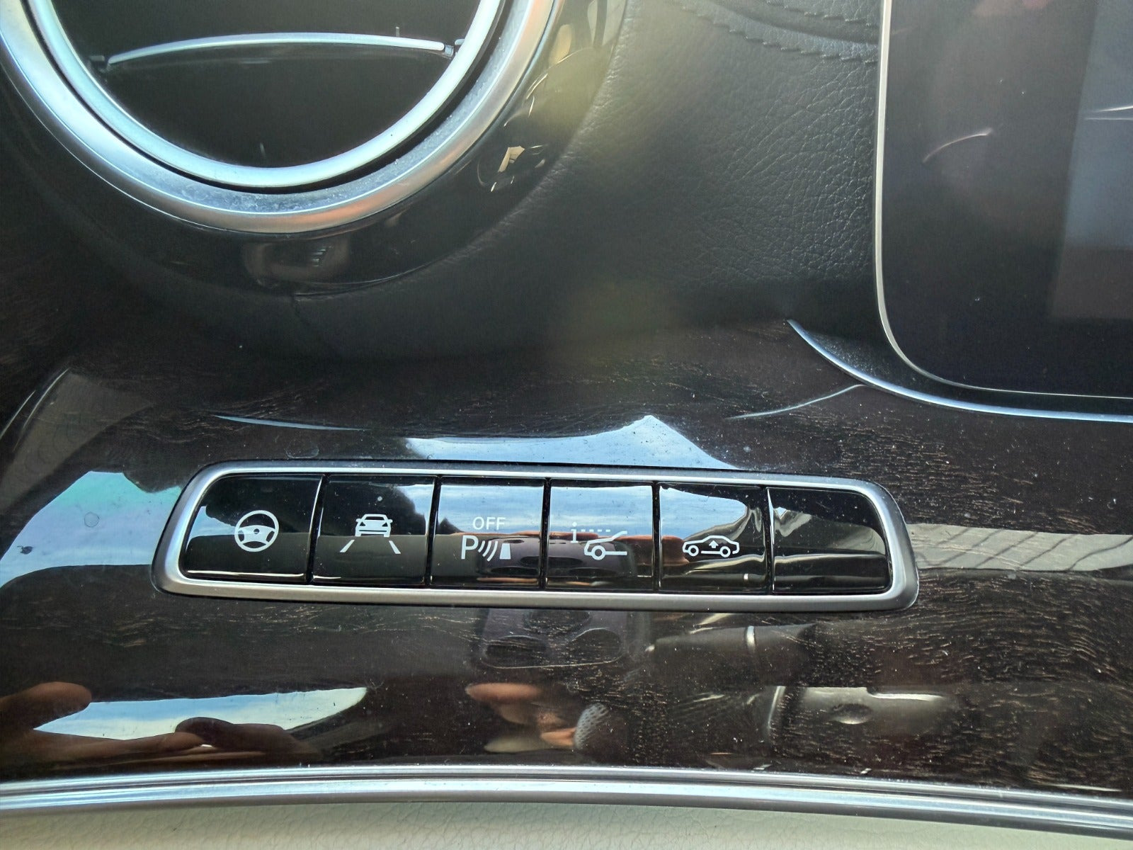 Grå Mercedes E43 fra 2016