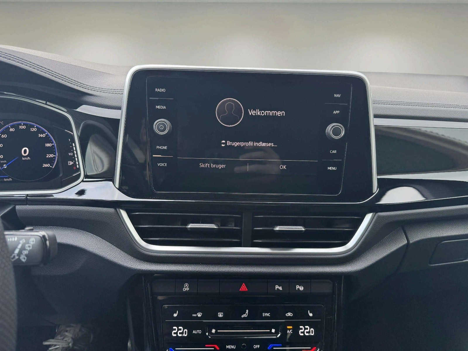 Hvid VW T-Roc fra 2022