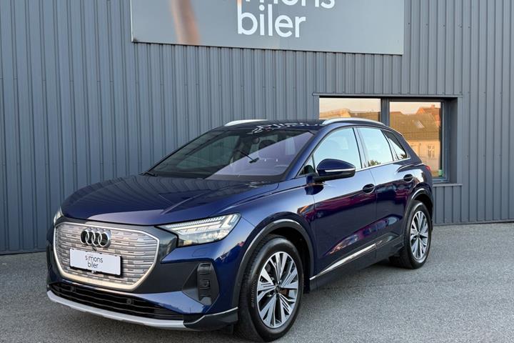 Blå Audi Q4 e-tron fra 2024