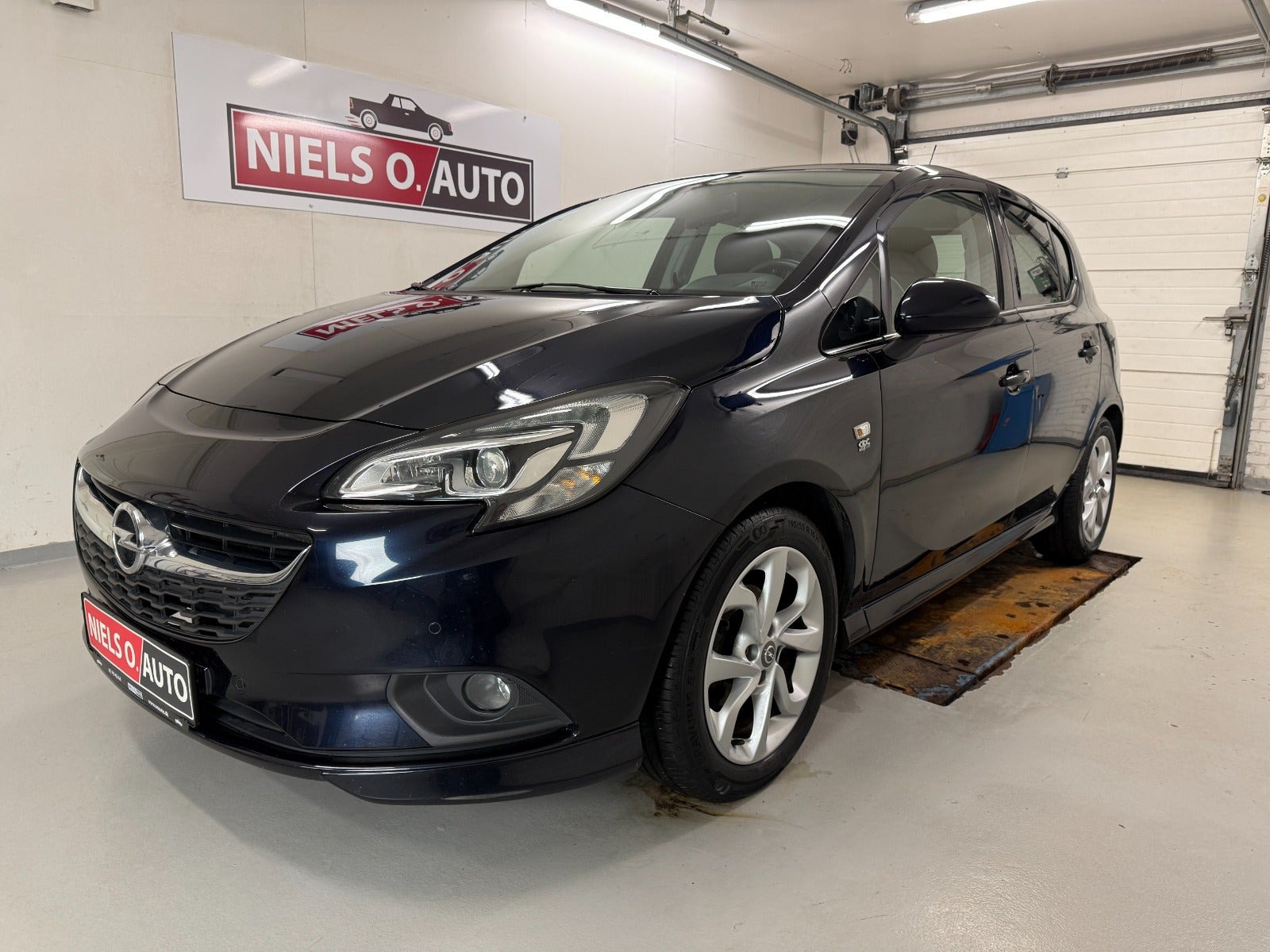 Blå Opel Corsa fra 2019