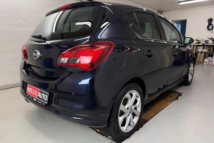 Blå Opel Corsa fra 2019