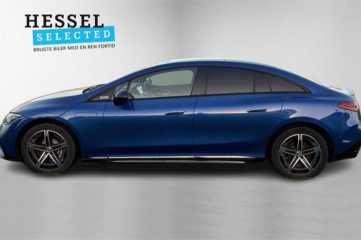 Blå Mercedes EQE300 fra 2022