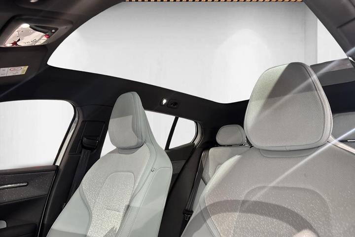 Hvid Volvo EX30 fra 2024
