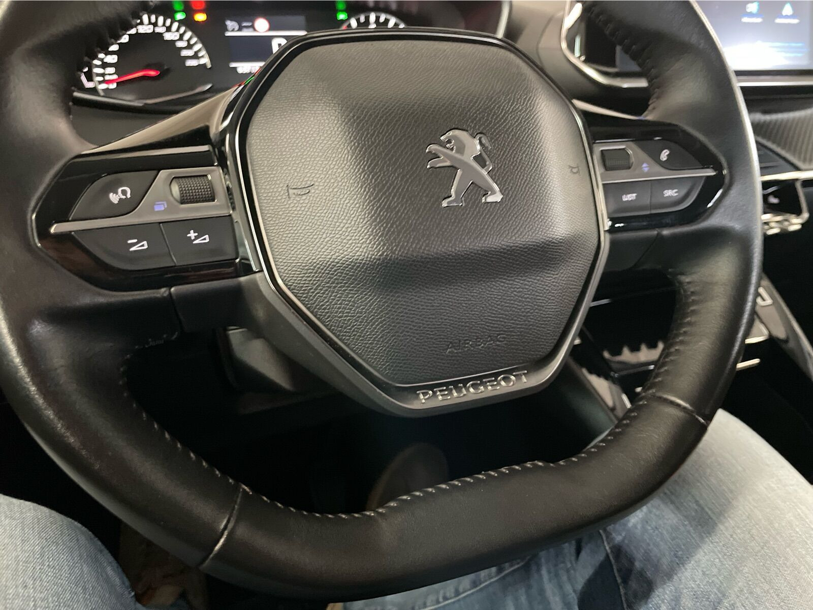 Hvid Peugeot 208 fra 2021