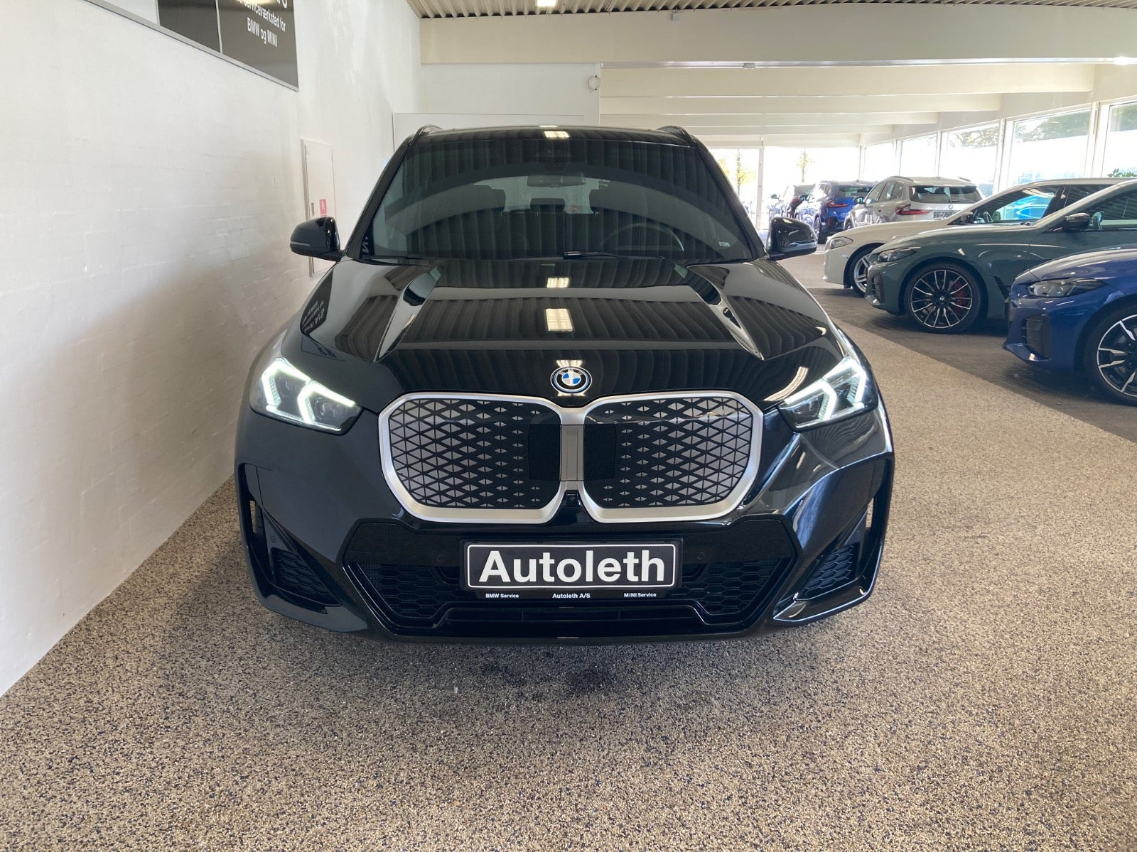 Sort BMW iX1 fra 2025