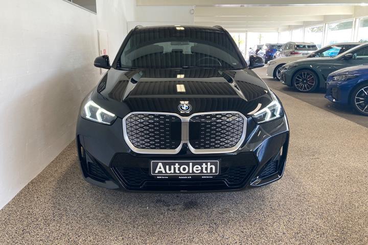 Sort BMW iX1 fra 2025