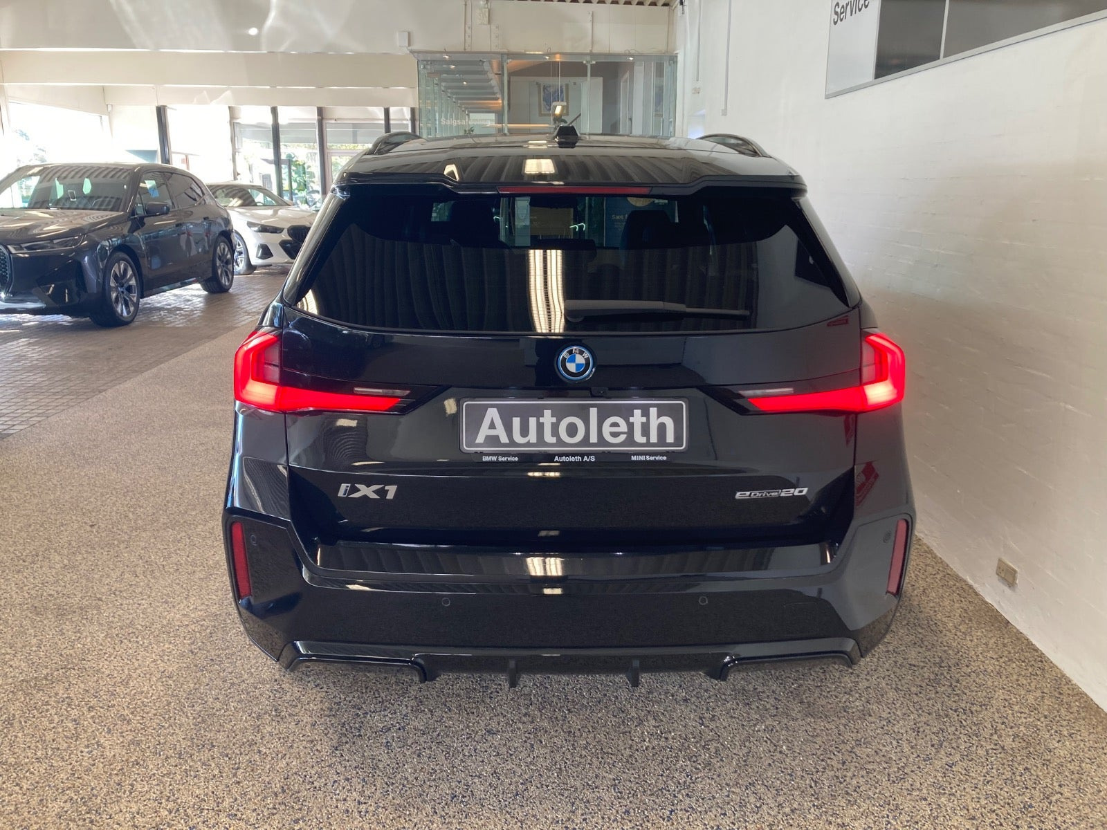 Sort BMW iX1 fra 2025