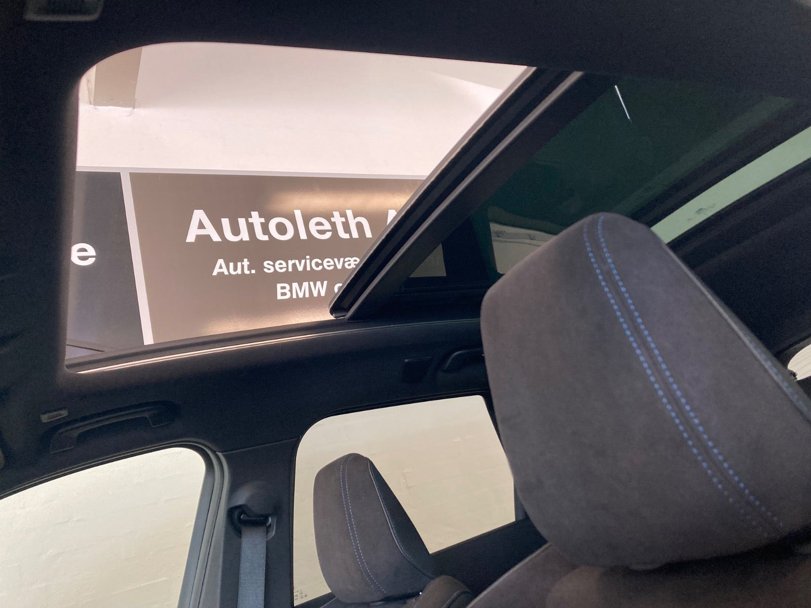 Sort BMW iX1 fra 2025