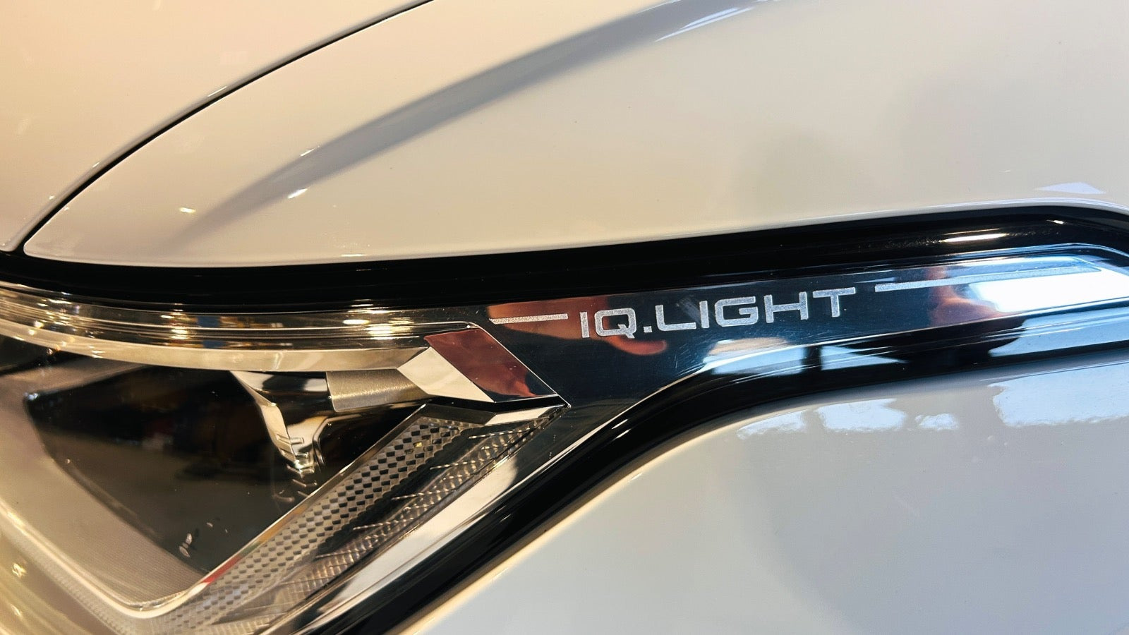 Hvid VW Tiguan fra 2021