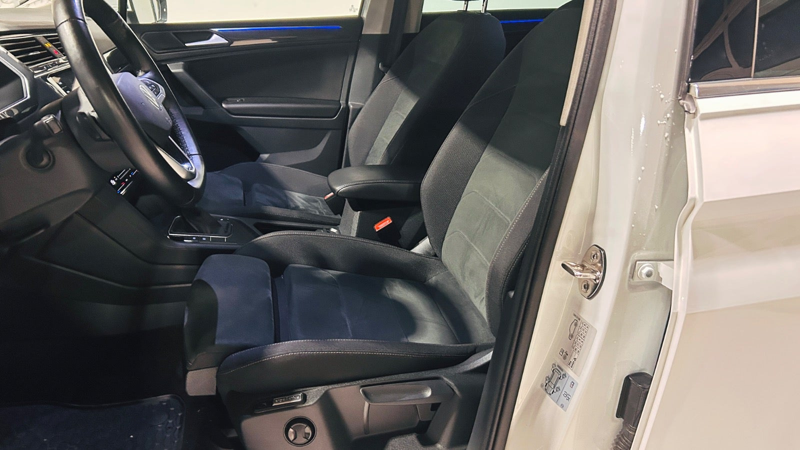 Hvid VW Tiguan fra 2021