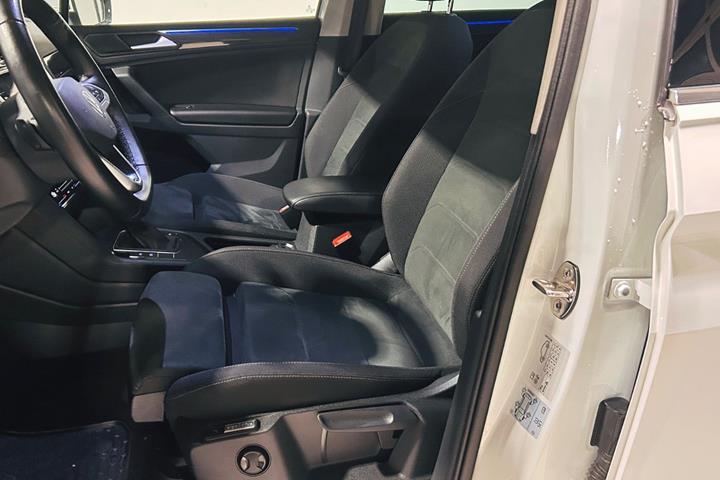 Hvid VW Tiguan fra 2021
