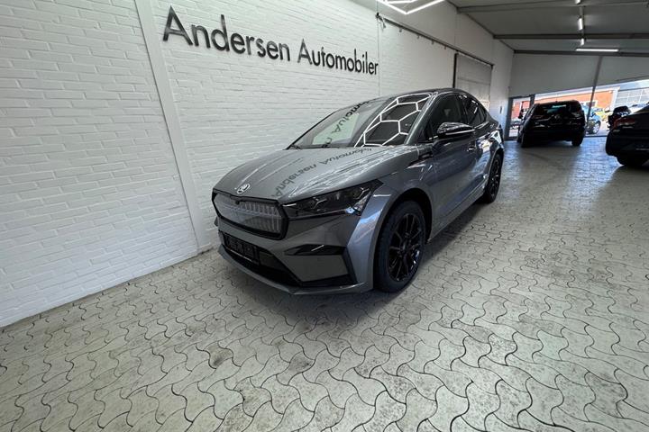 Grå Skoda Enyaq fra 2023