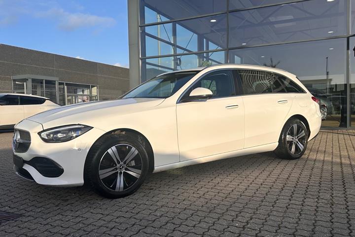Hvid Mercedes C300 e fra 2022