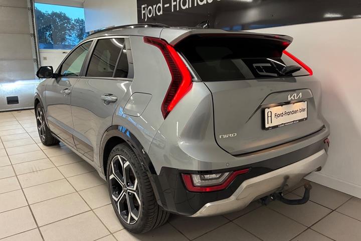 Sølv Kia Niro fra 2023