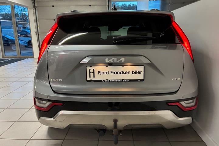 Sølv Kia Niro fra 2023