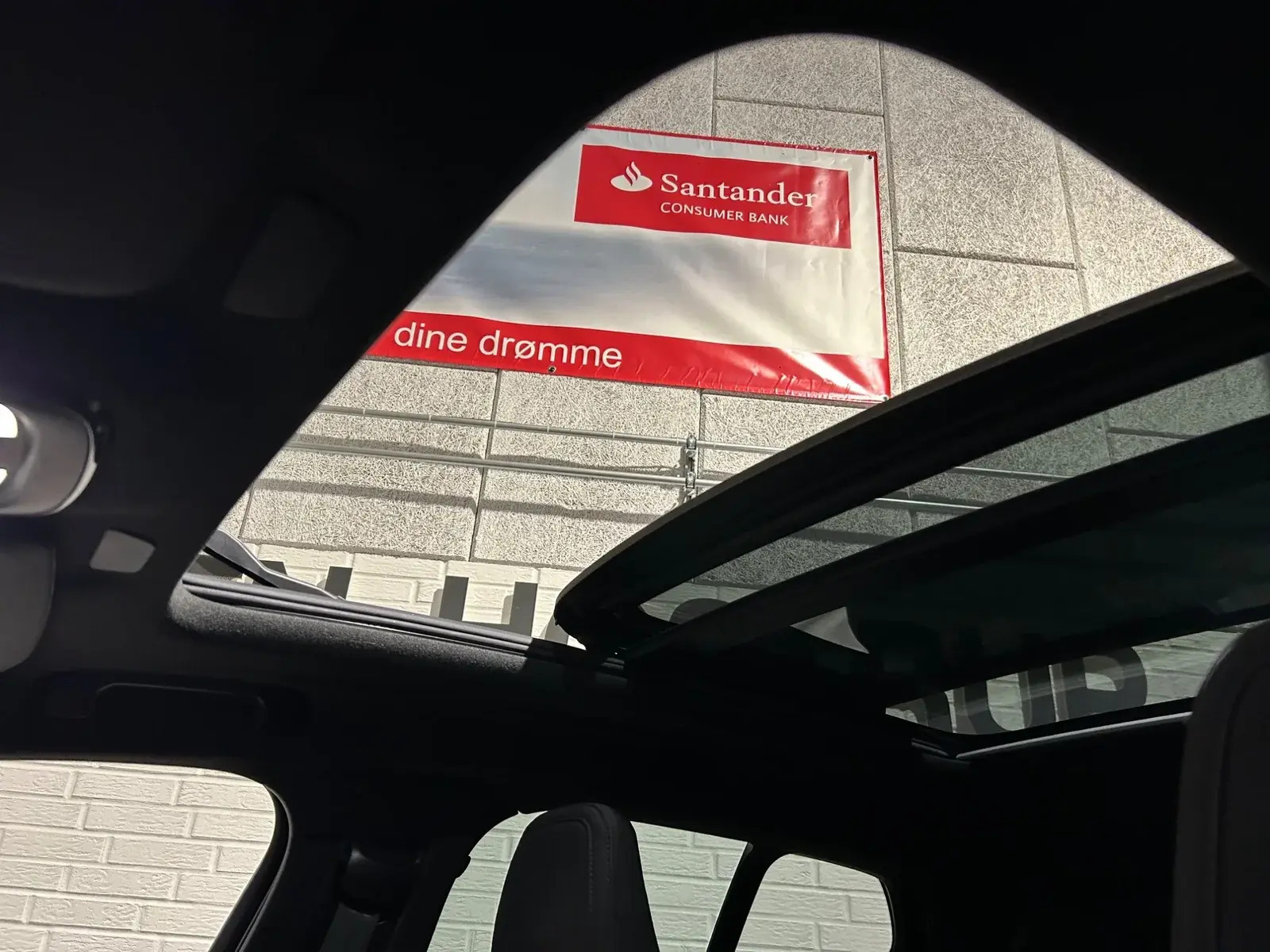 Beige Volvo XC40 fra 2023