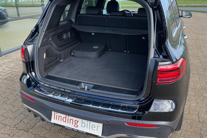 Sort Mercedes EQB250+ fra 2025