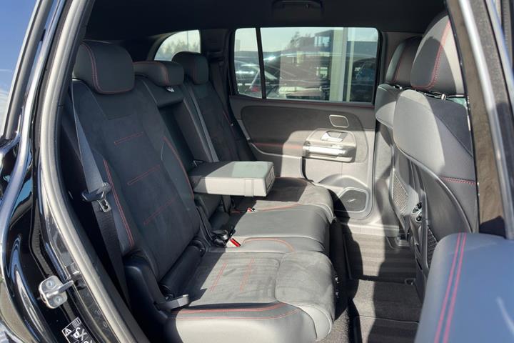 Sort Mercedes EQB250+ fra 2025