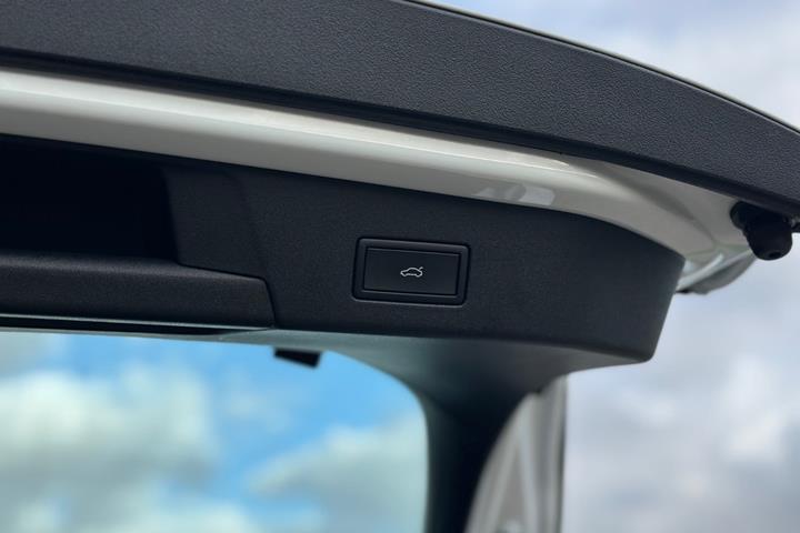 Hvid VW ID.5 fra 2025