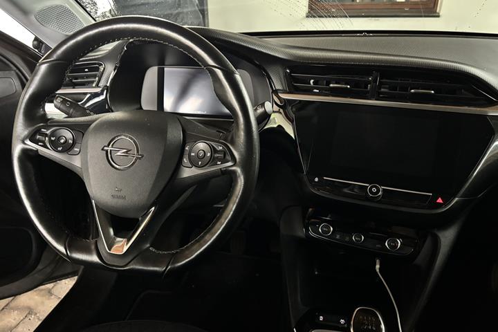 Grå Opel Corsa fra 2020
