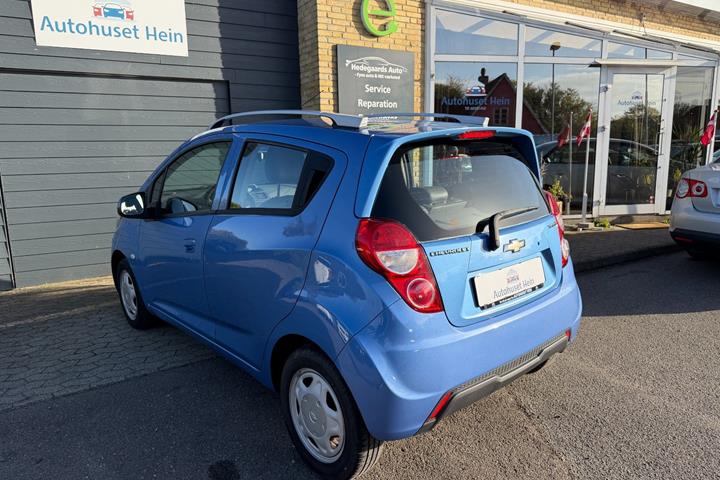 Blå Chevrolet Spark fra 2014
