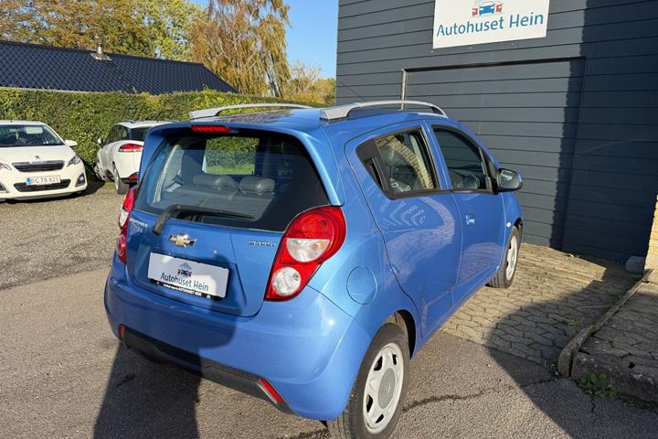 Blå Chevrolet Spark fra 2014