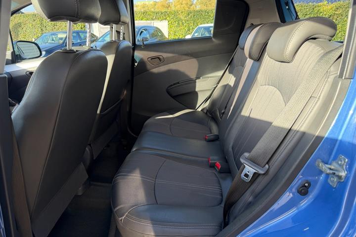 Blå Chevrolet Spark fra 2014