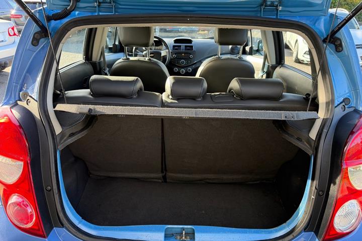 Blå Chevrolet Spark fra 2014