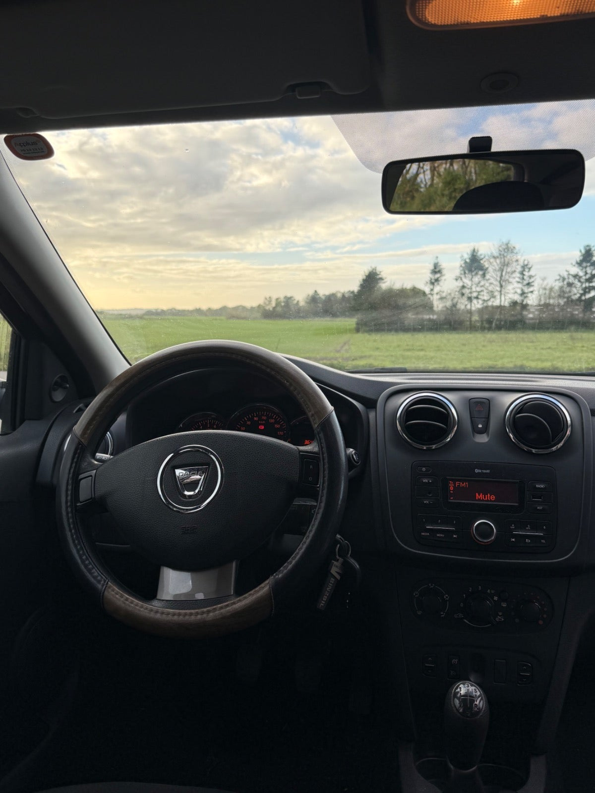 undefined Dacia Sandero fra 2015