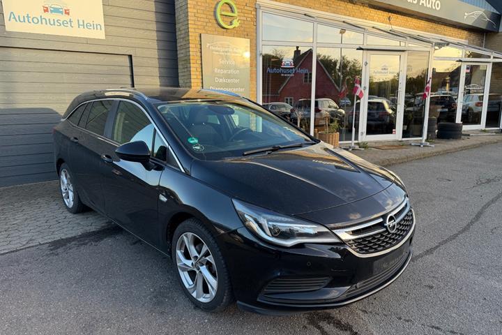 Sort Opel Astra fra 2017