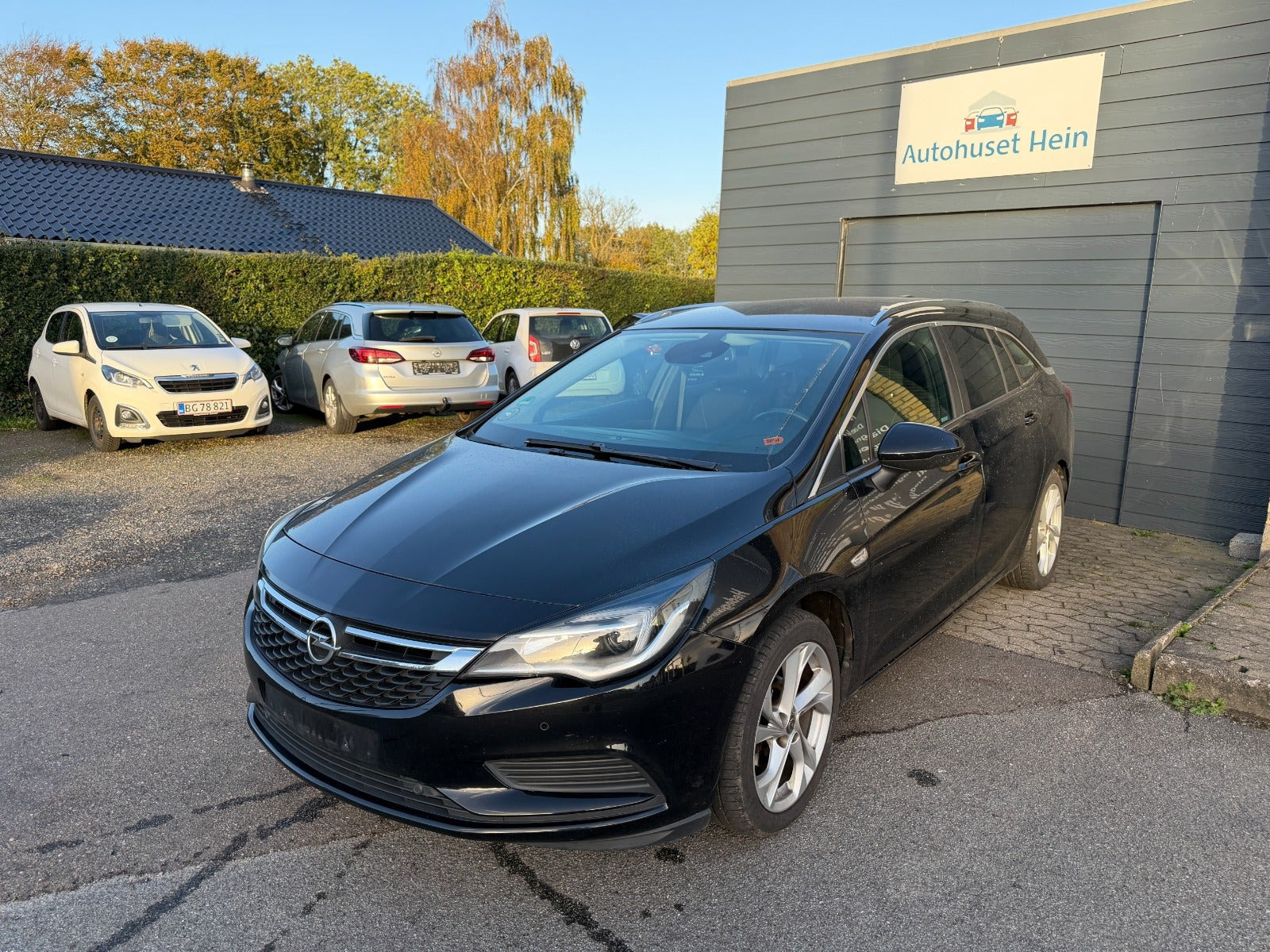 Sort Opel Astra fra 2017