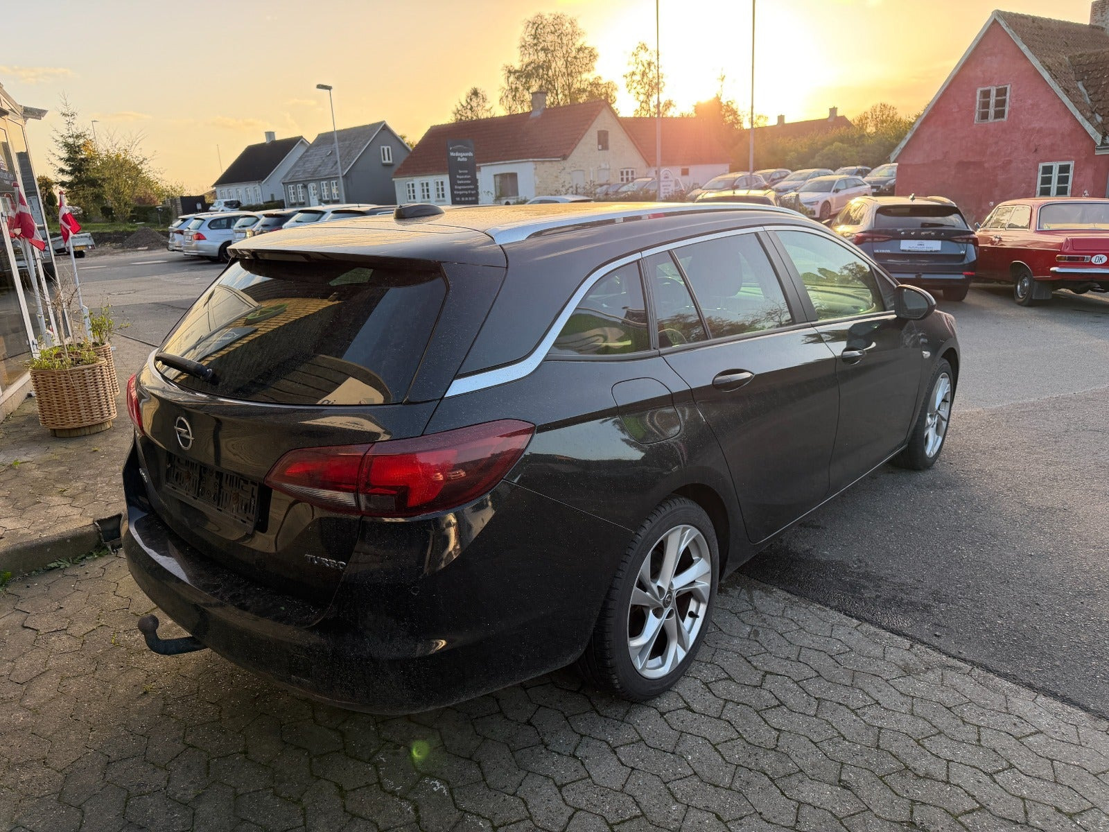 Sort Opel Astra fra 2017