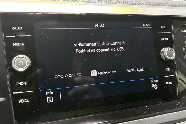 Gul VW Polo fra 2020