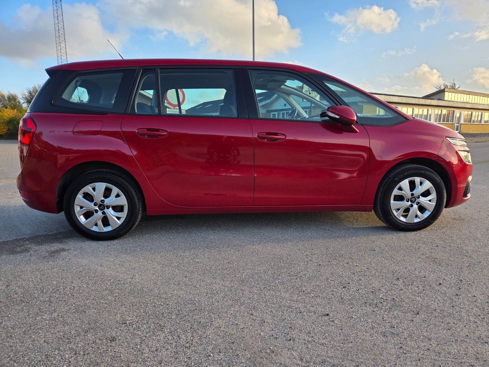 Rød Citroën Grand C4 Picasso fra 2017