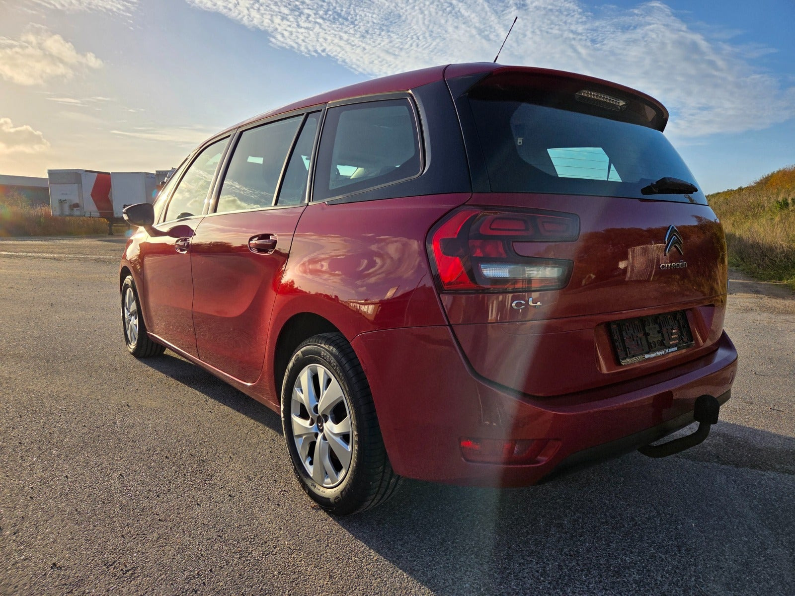 Rød Citroën Grand C4 Picasso fra 2017