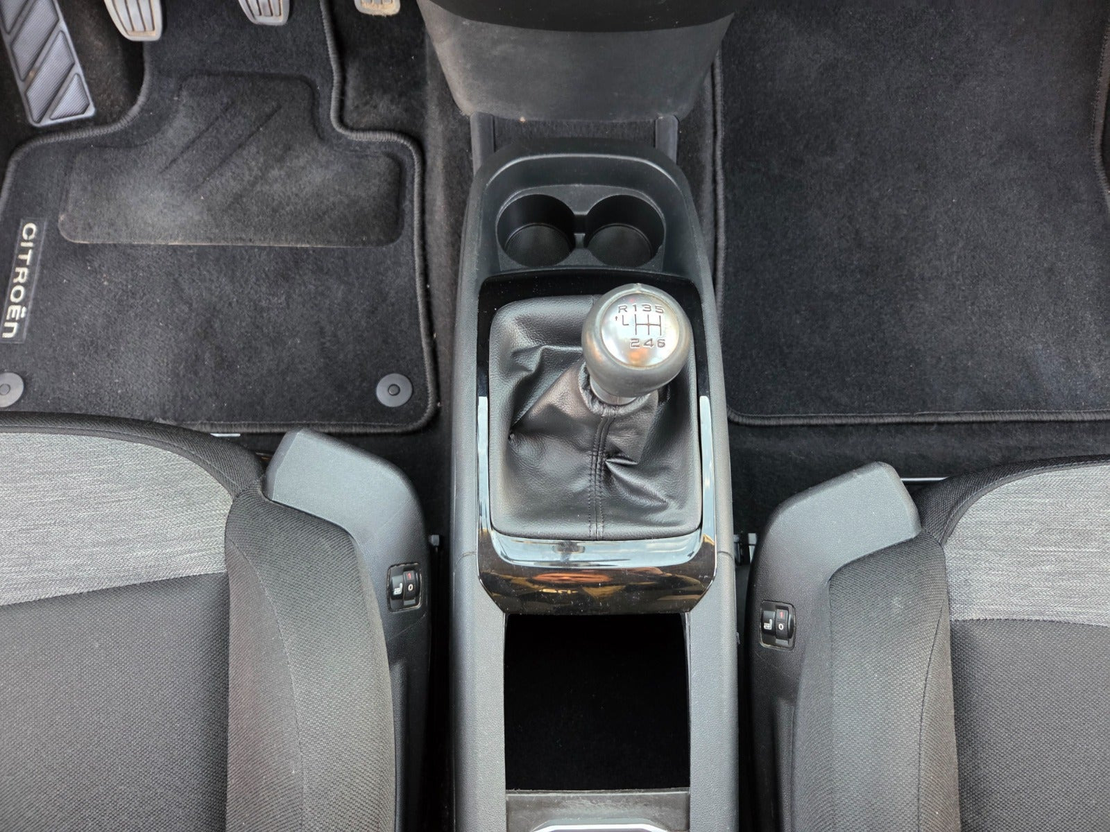 Rød Citroën Grand C4 Picasso fra 2017