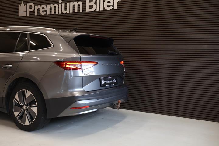Grå Skoda Enyaq fra 2023