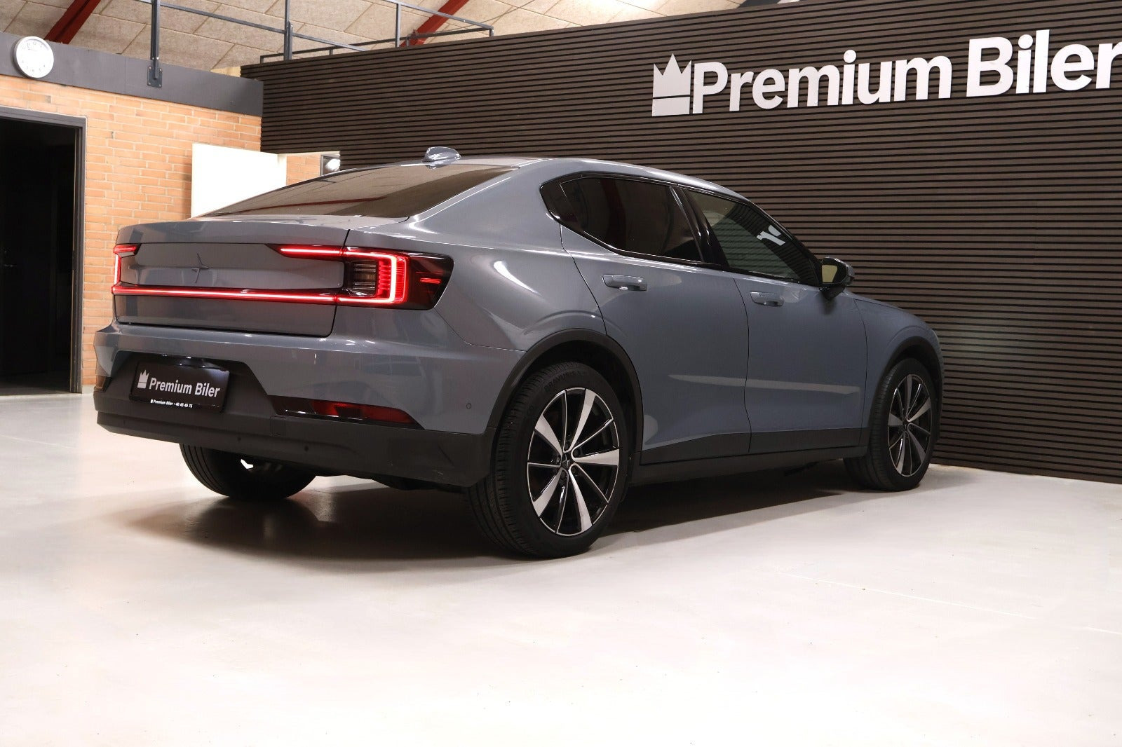 Grå Polestar 2 fra 2021