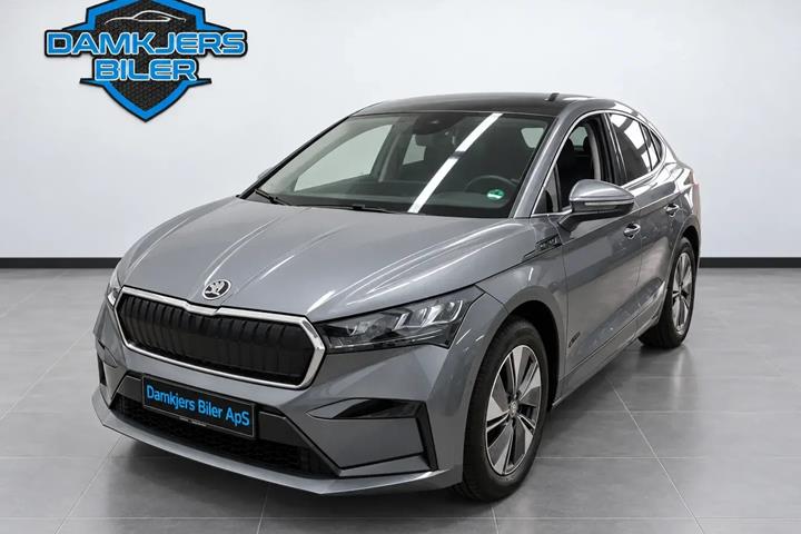 Grå Skoda Enyaq fra 2024