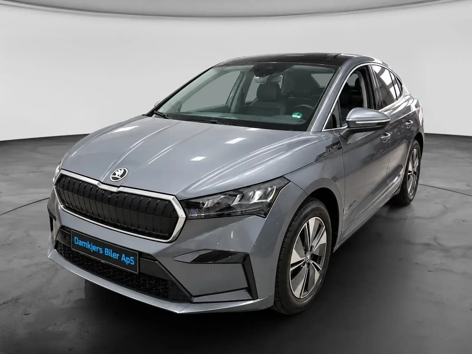 Grå Skoda Enyaq fra 2024