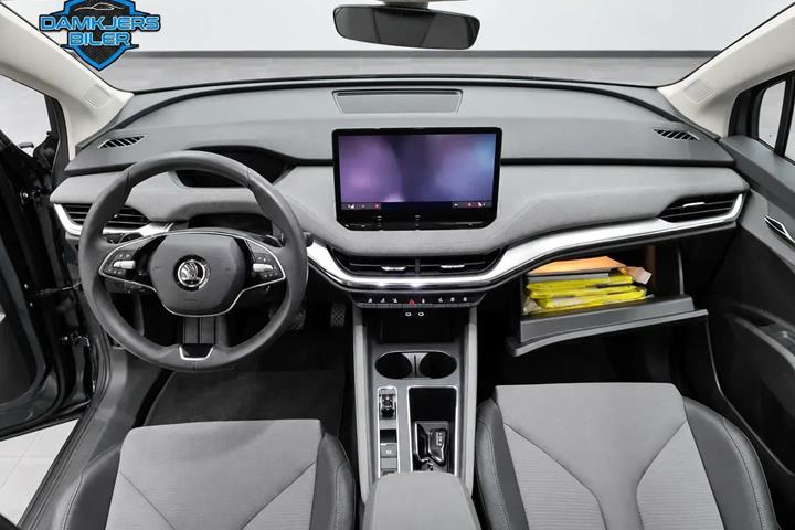 Grå Skoda Enyaq fra 2024