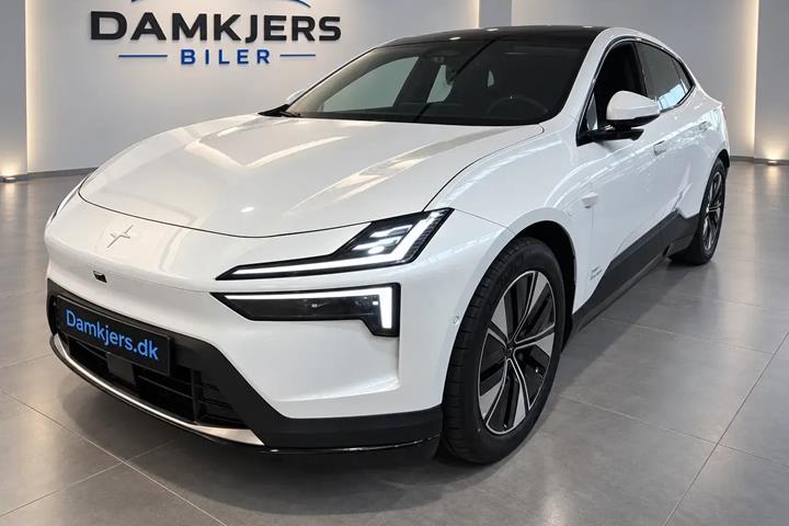 Sort Polestar 4 fra 2026