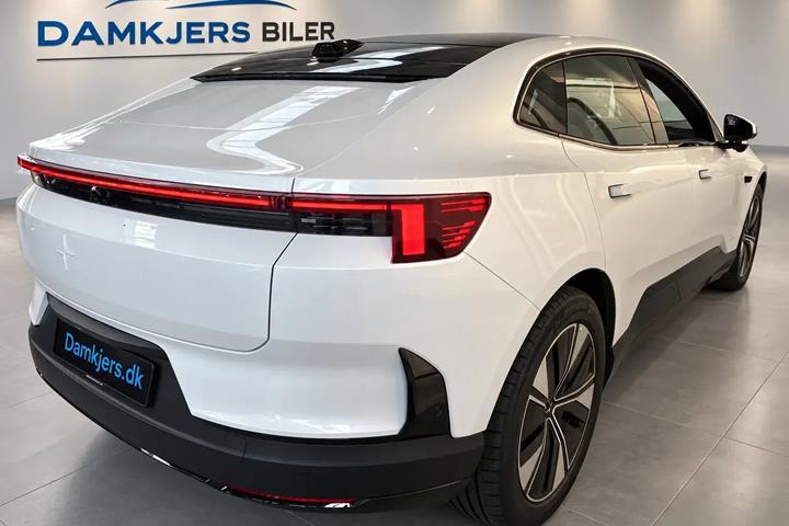 Sort Polestar 4 fra 2026