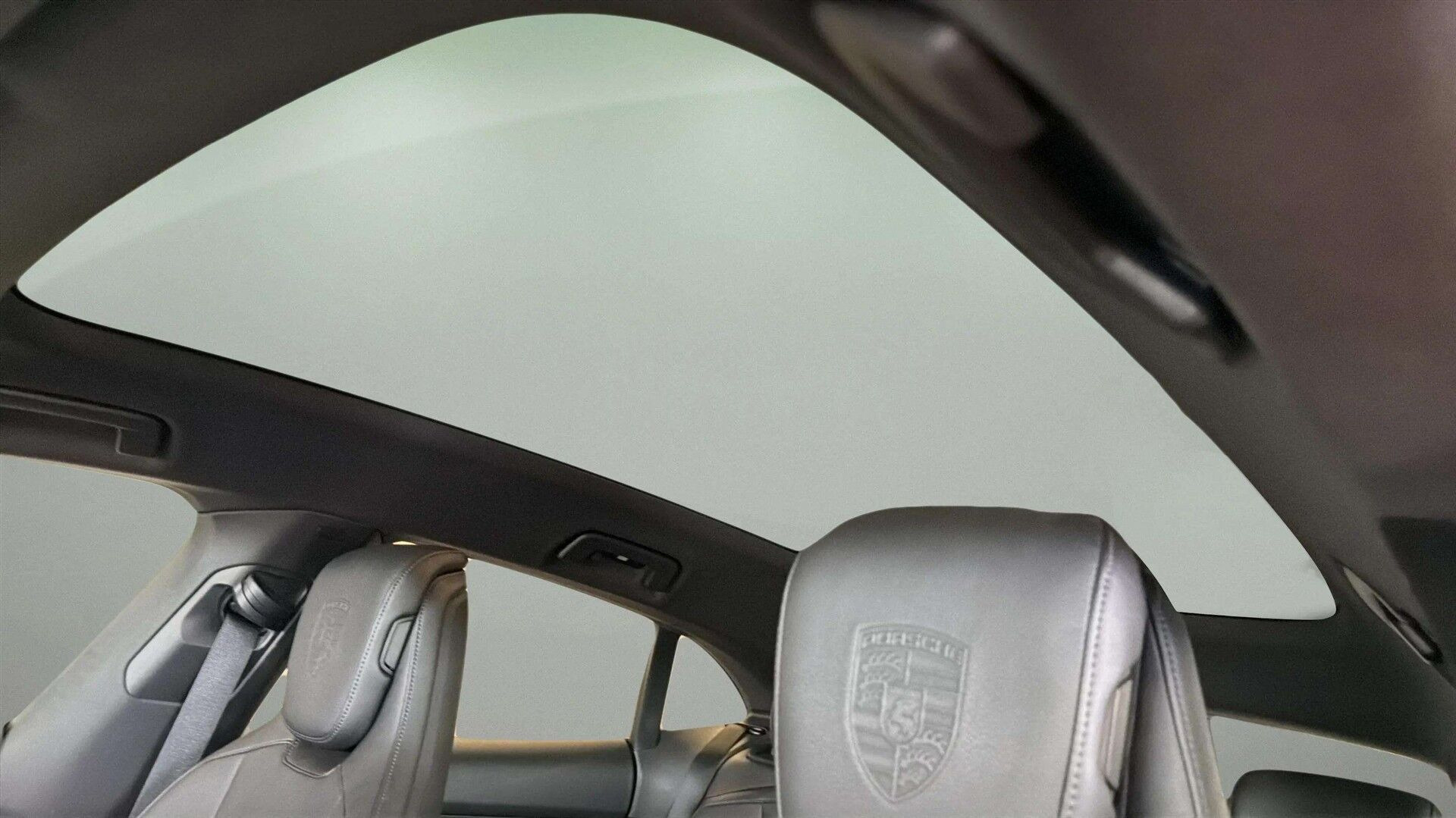 Sort Porsche Taycan 4 Cross Turismo Performance+ fra 2021