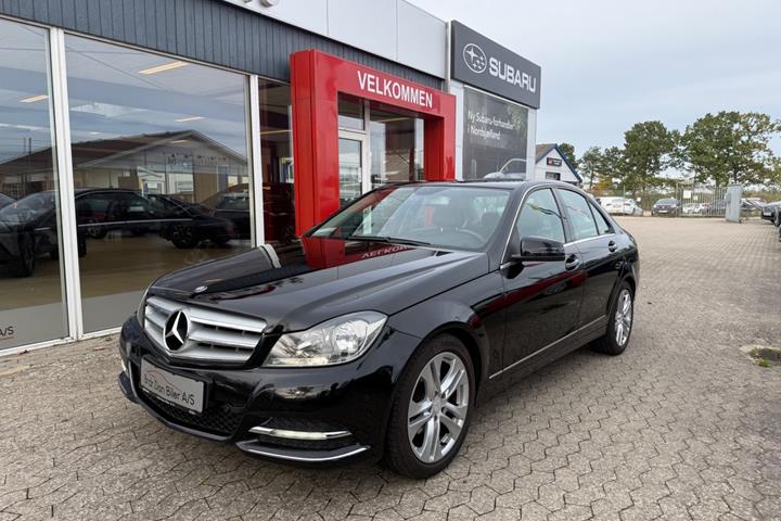 Sort Mercedes C200 fra 2012