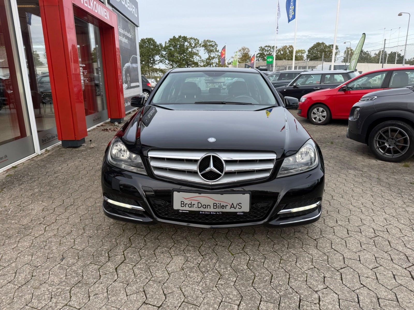 Sort Mercedes C200 fra 2012