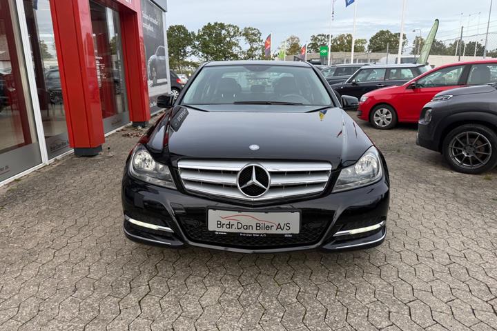 Sort Mercedes C200 fra 2012